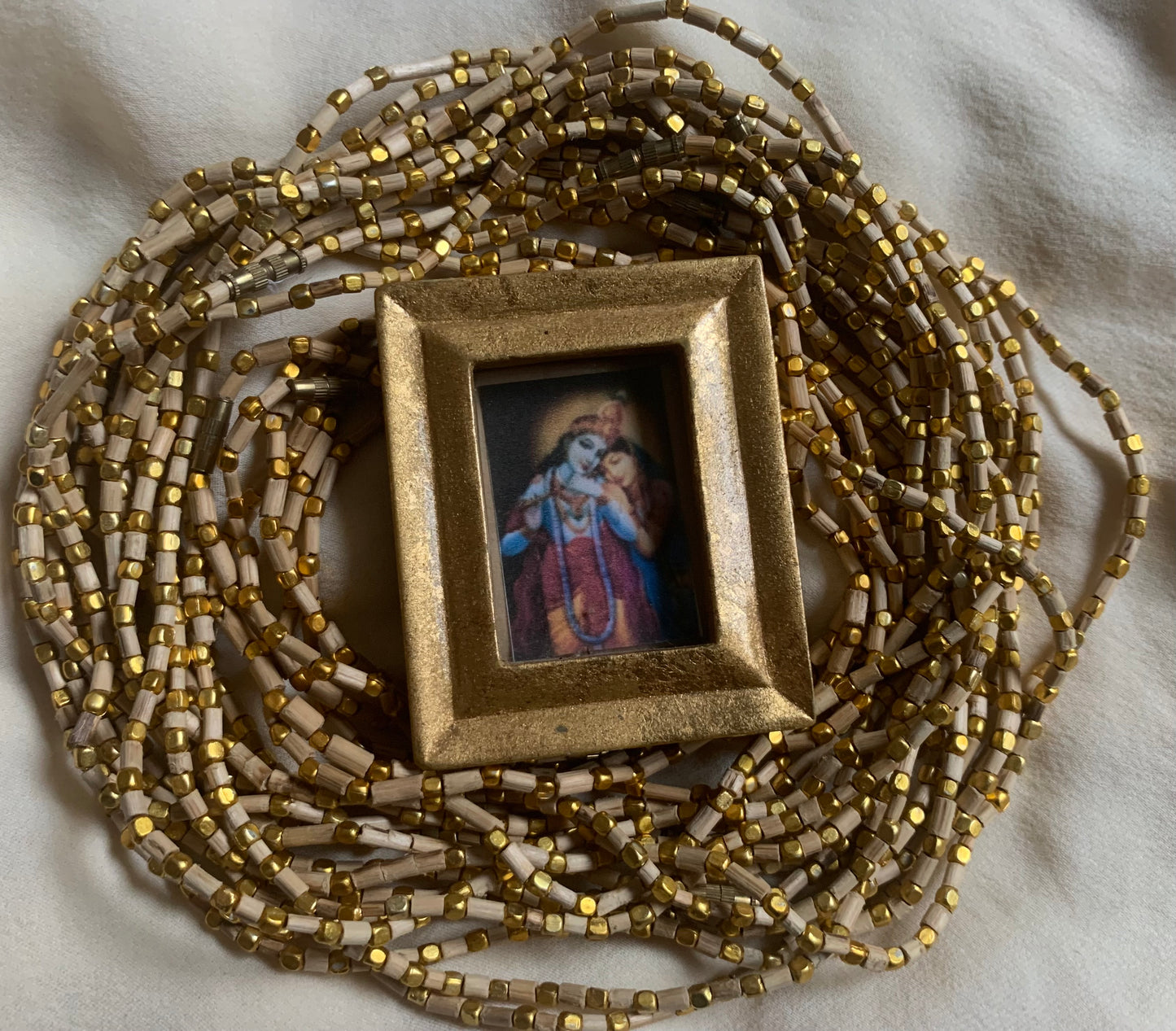 Gold neckbeads